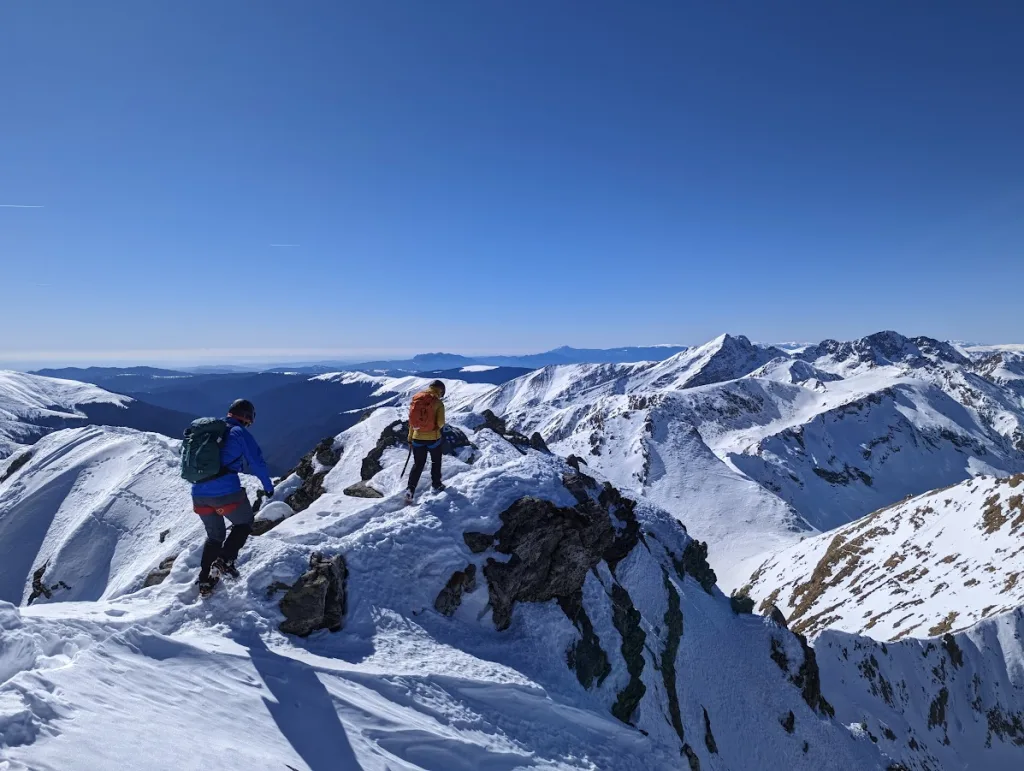 vanatoarea lui buteanu iarna back to nature alpinism andrei badea andreea nuta